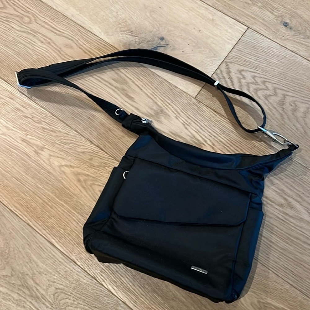 Travelon cross body travel bag - New without tags